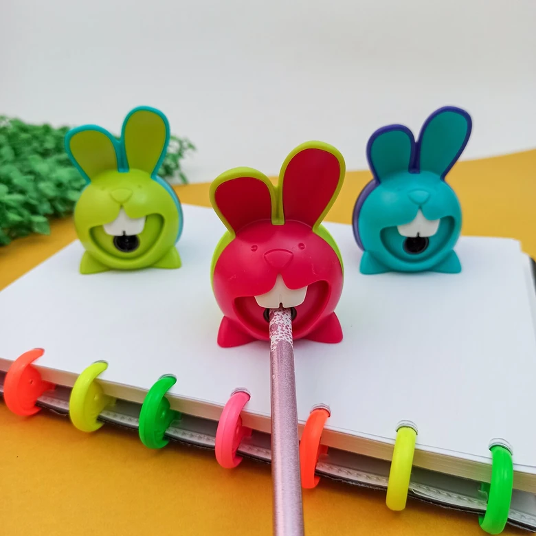 Apontador com Depósito Coelho Colorido